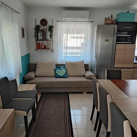 R&r Vendeghaz * 발라톤케네세