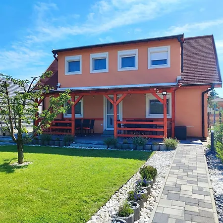 R&r Vendeghaz * 발라톤케네세