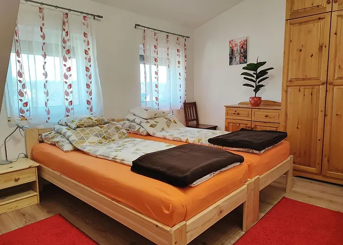 R&r Vendeghaz Dom wakacyjny *