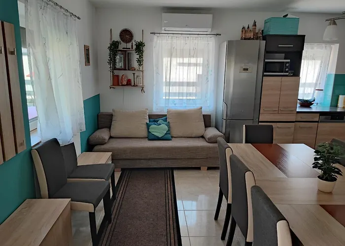 R&r Vendeghaz * 발라톤케네세